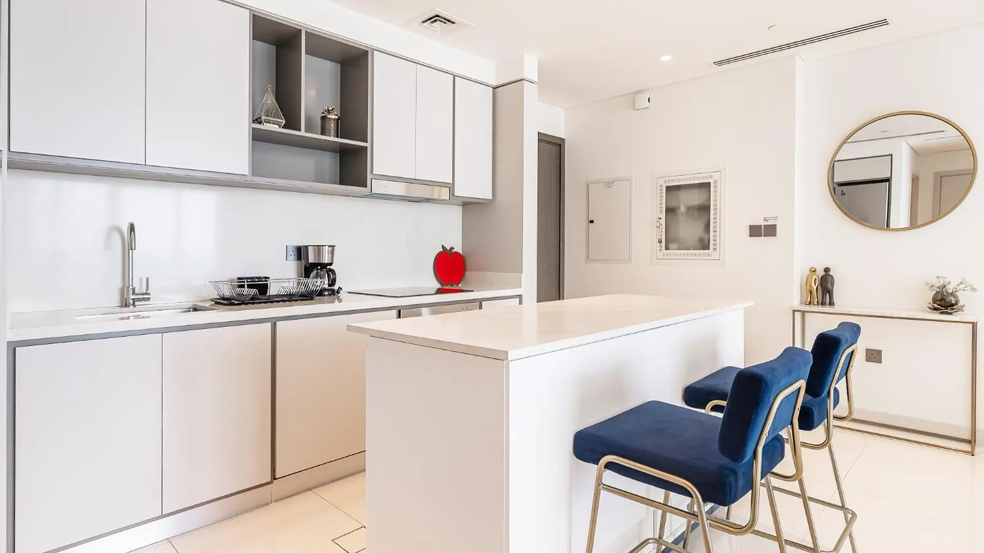 Modern Home With Private Beach Access Dubai Apartment