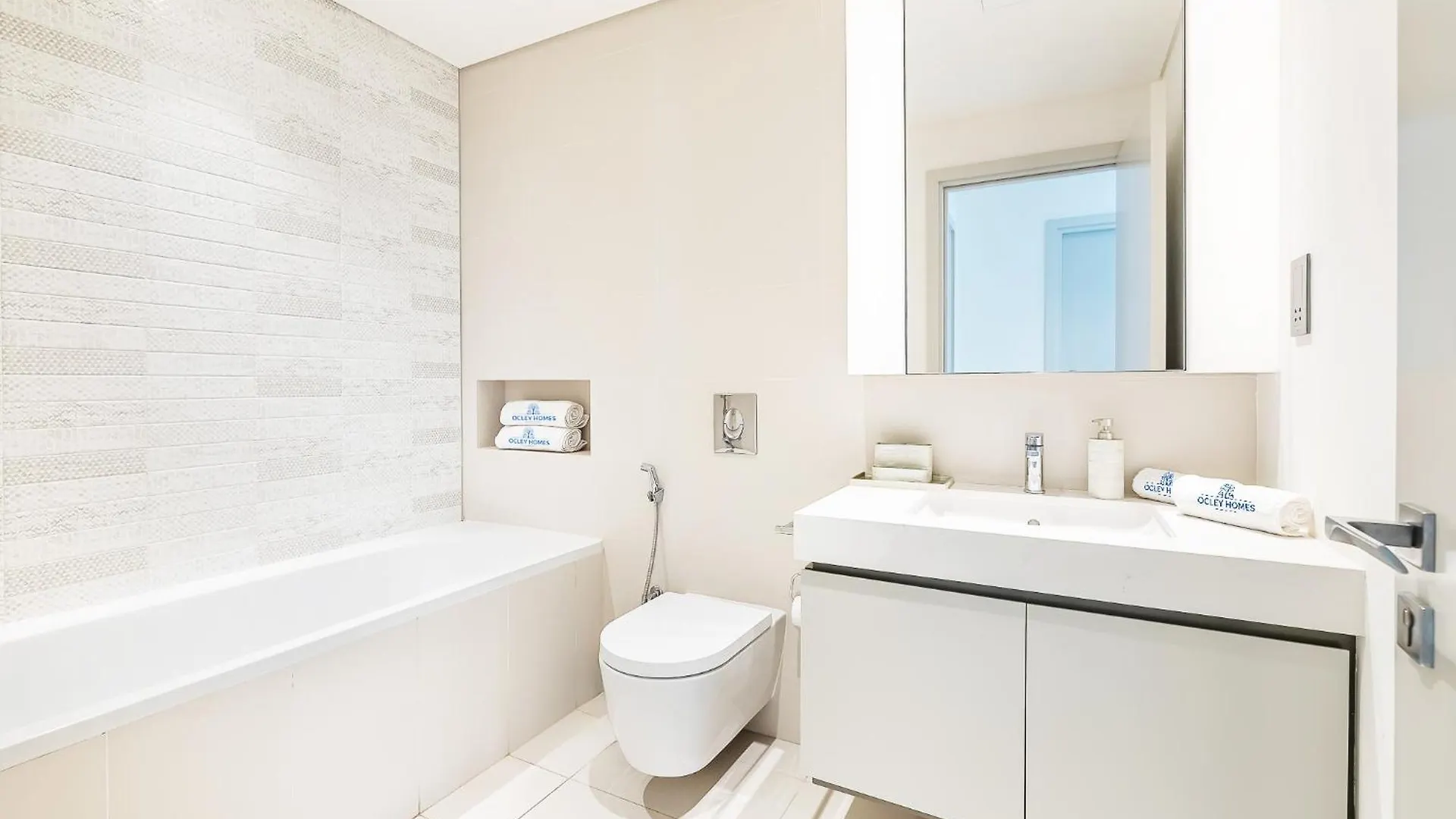 Modern Home With Private Beach Access Dubai 0*,  United Arab Emirates